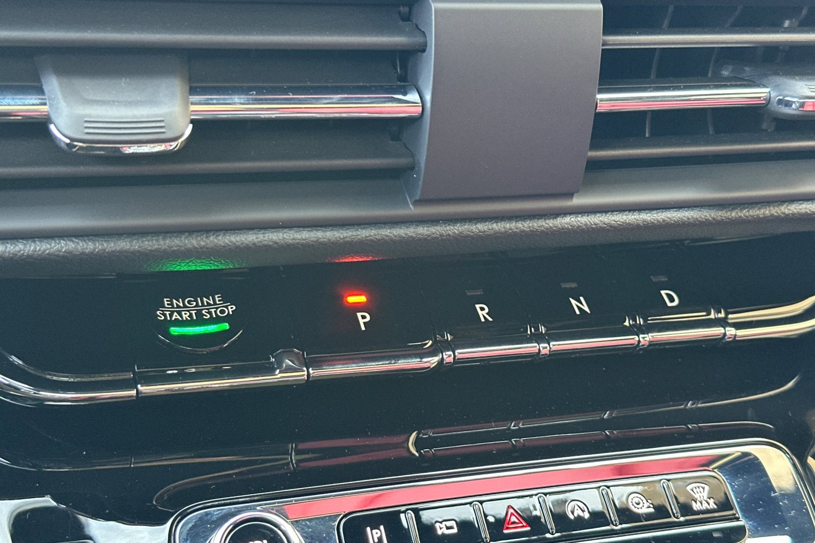 New 2025 Lincoln Corsair Reserve w/ Equipment Group 202A image 20