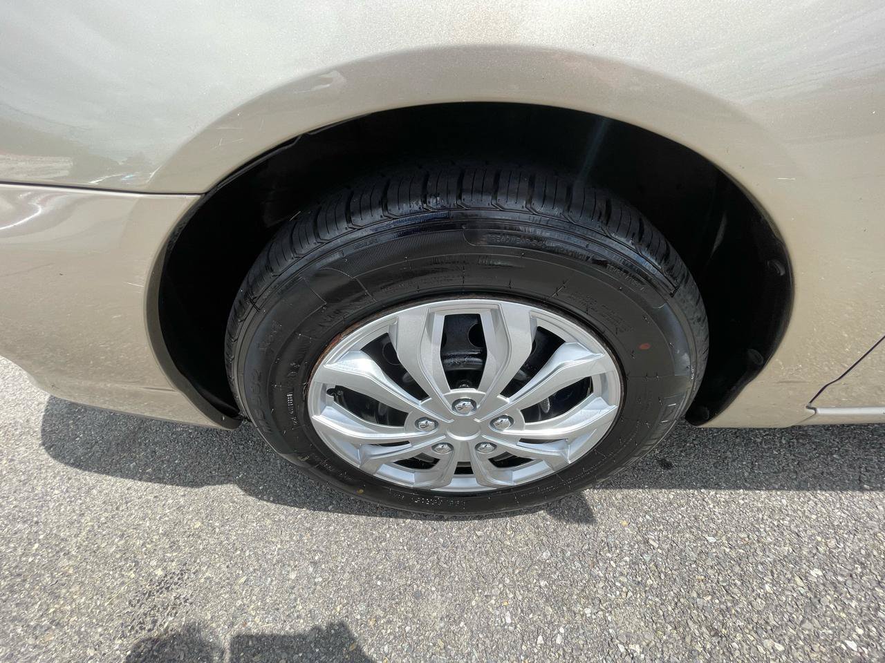 Used 2007 Toyota Corolla FWD image 17