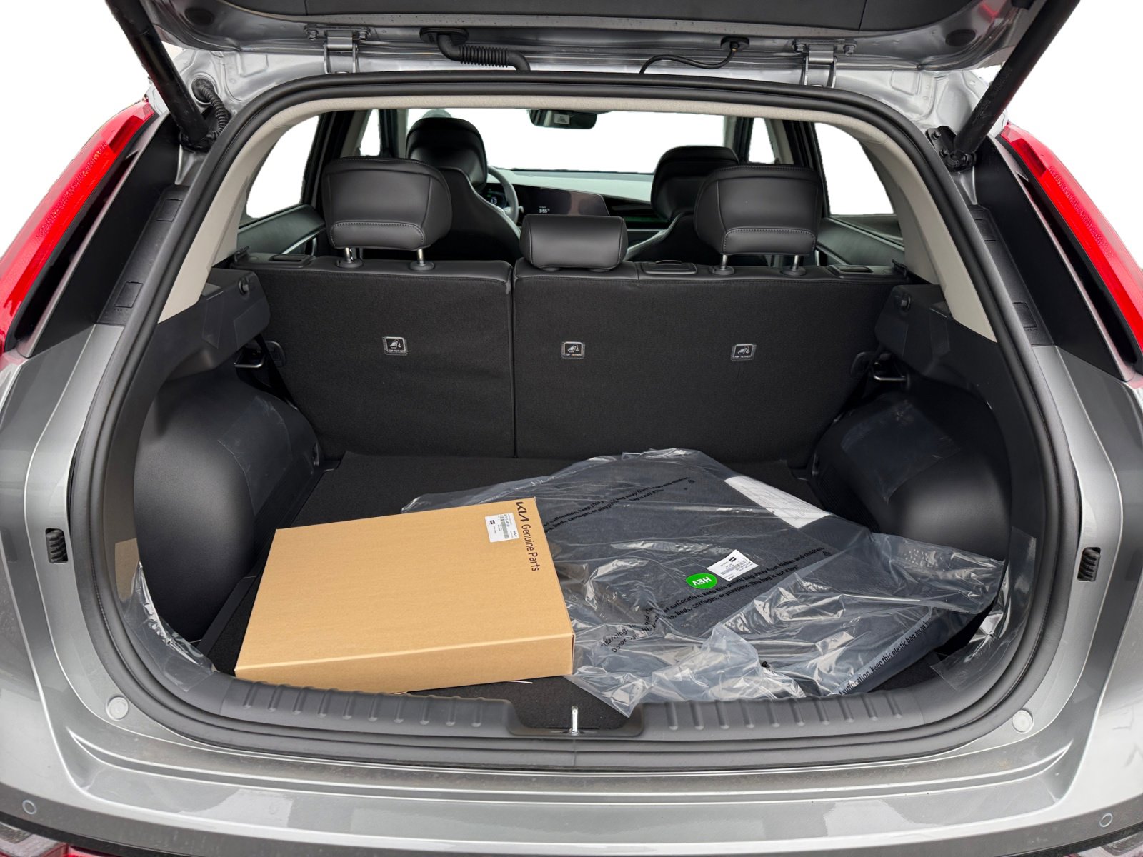 New 2026 Kia Niro SX Touring image 17