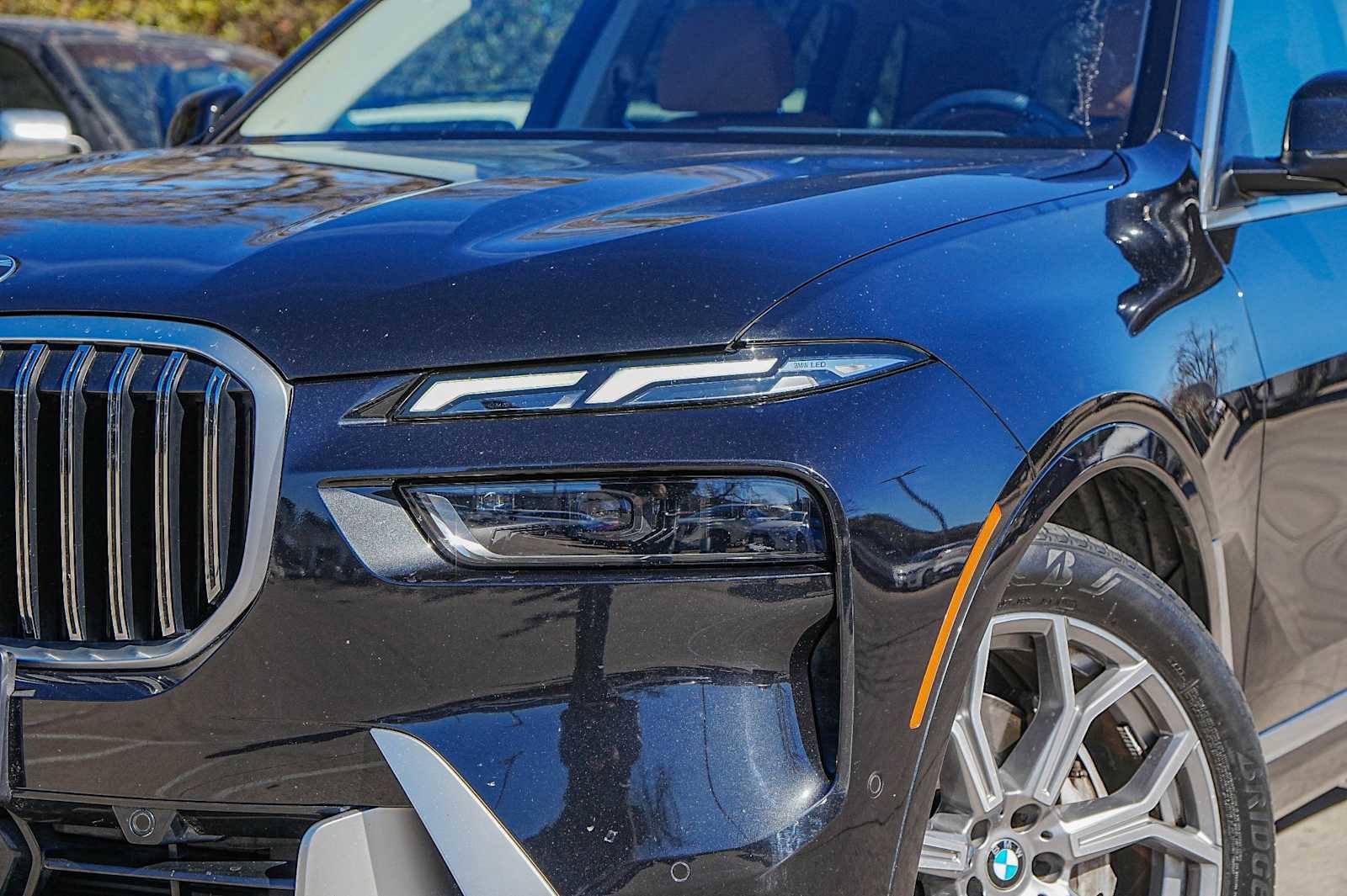 Used 2023 BMW X7 xDrive40i w/ Premium Package image 3