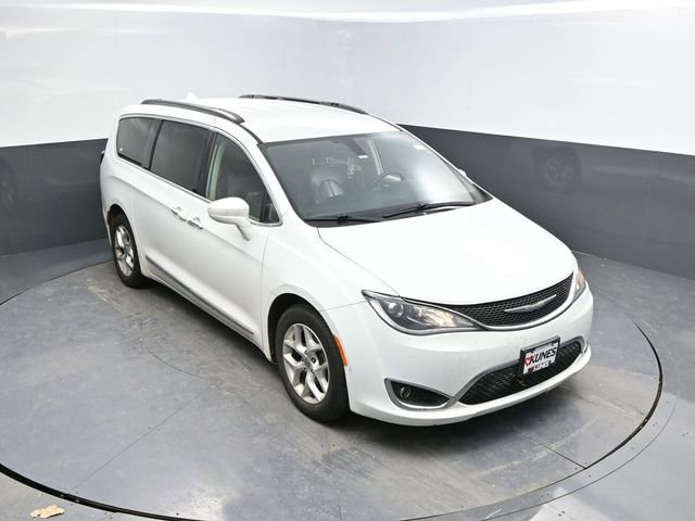 Used 2017 Chrysler Pacifica Touring-L w/ Tire & Wheel Group image 31