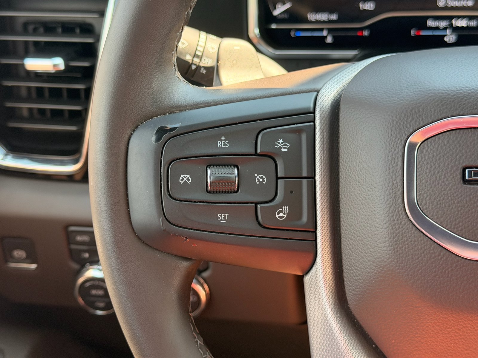 Used 2025 GMC Sierra 1500 Denali w/ Denali Reserve Package AWD/4WD image 19