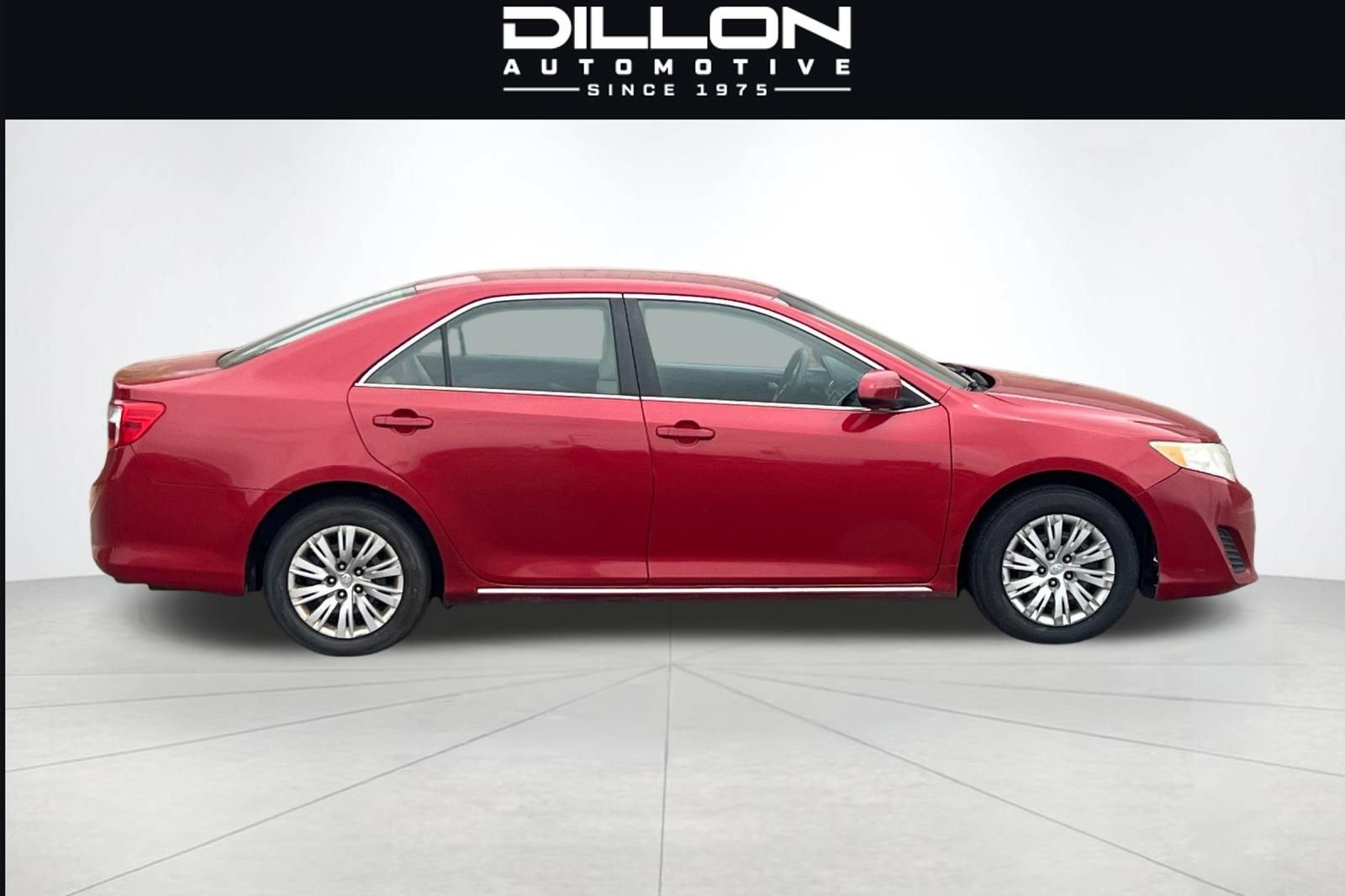 Used 2013 Toyota Camry LE FWD image 3