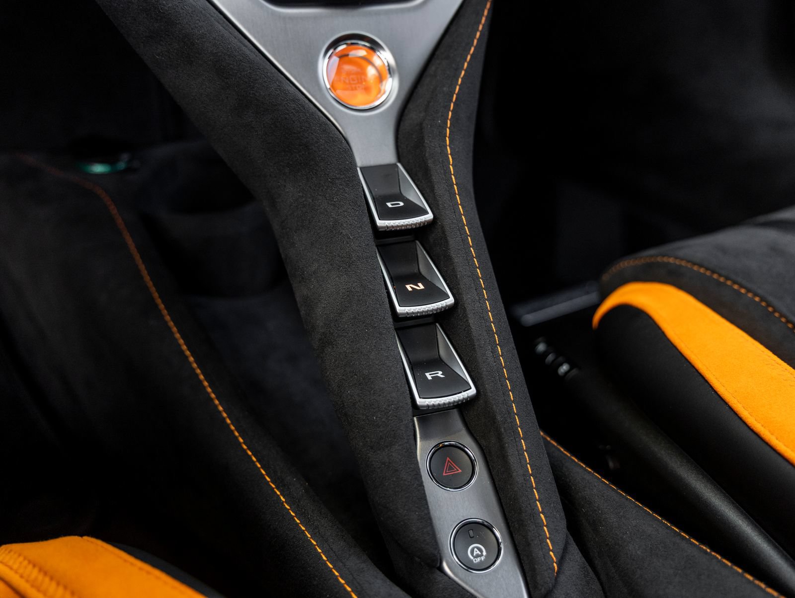 Used 2026 McLaren 750S Spider RWD image 32
