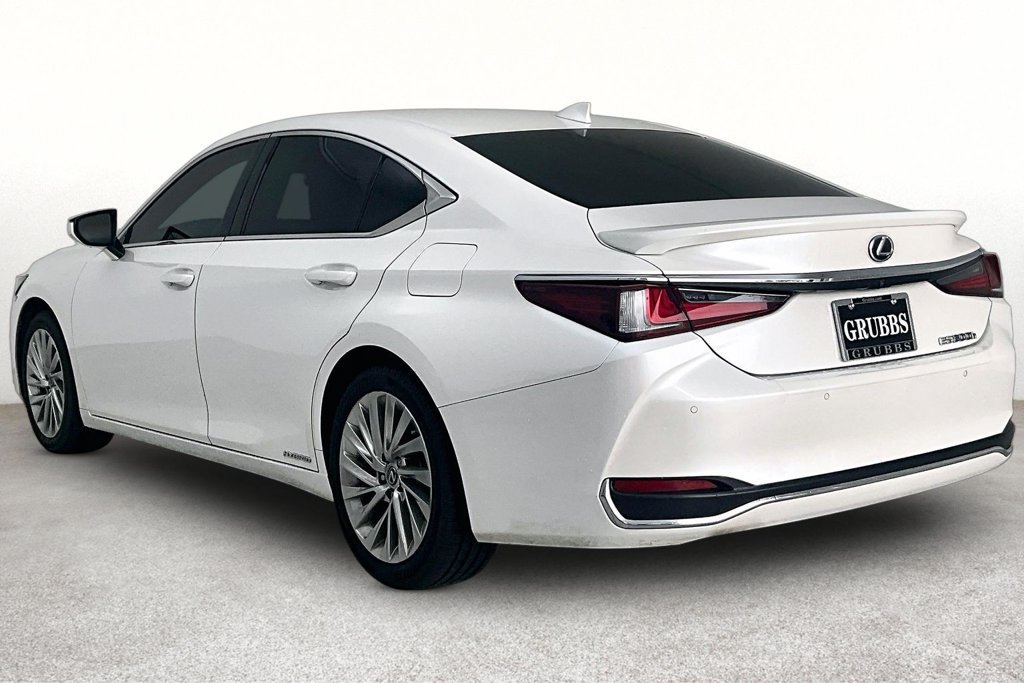 Used 2020 Lexus ES 300h Ultra Luxury w/ Accessory Package 2 FWD image 14
