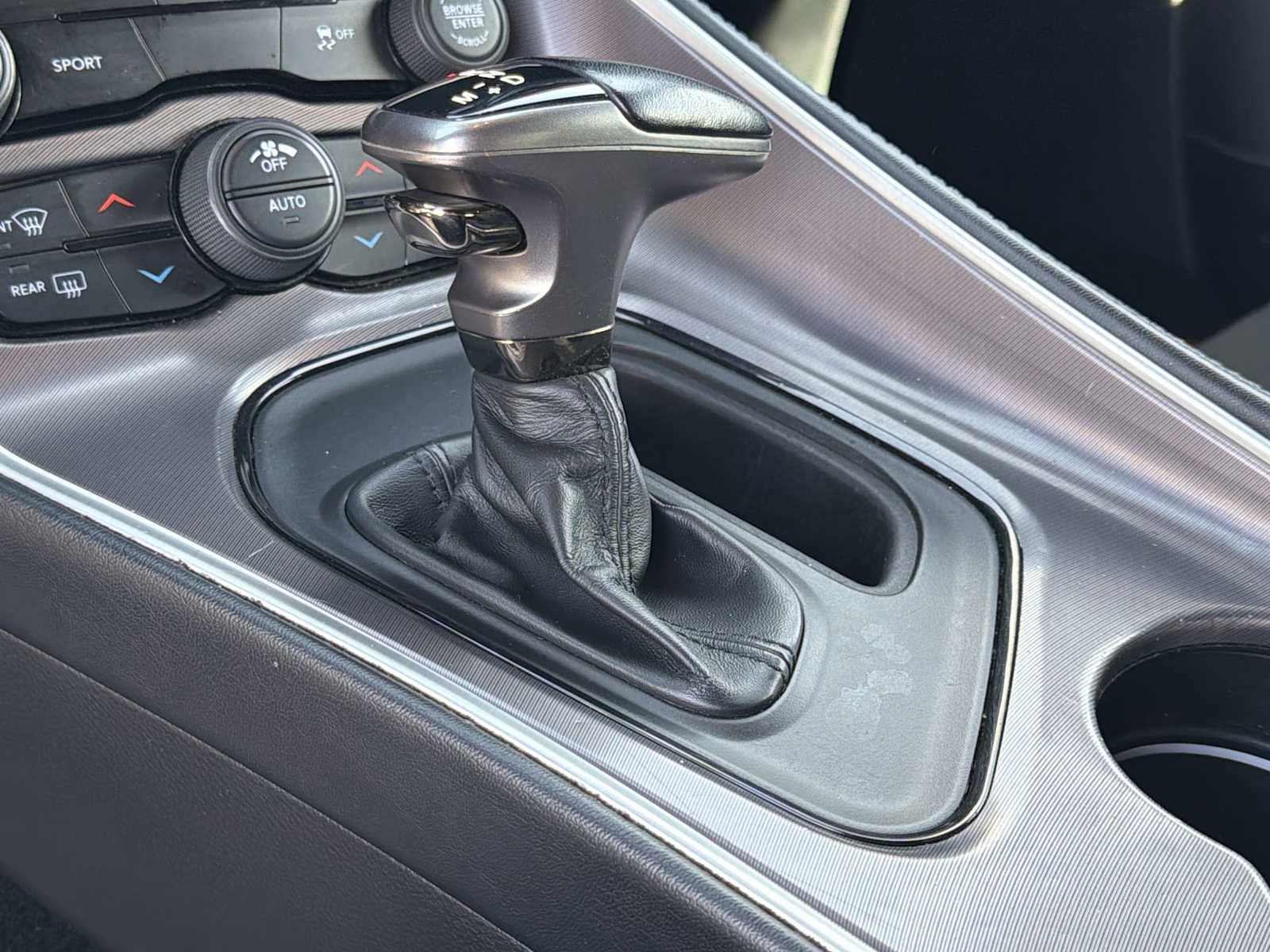 Used 2021 Dodge Challenger SXT image 5