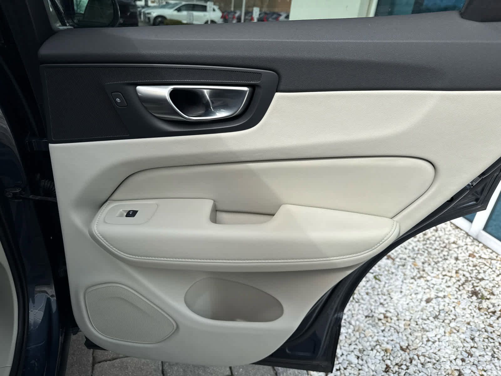 Used 2023 Volvo XC60 B5 Core w/ Climate Package image 23