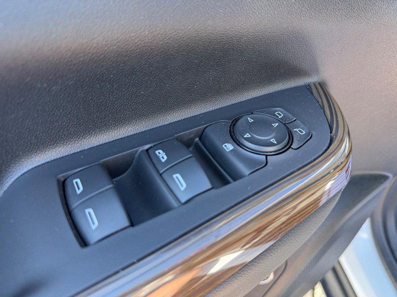 Certified 2023 GMC Acadia SLE w/ Driver Convenience Package image 18