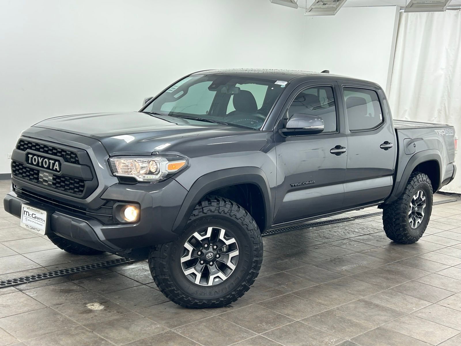 Used 2021 Toyota Tacoma TRD Off-Road w/ Technology Package AWD/4WD image 1