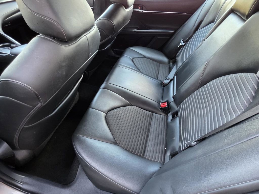 Used 2021 Toyota Camry SE image 8