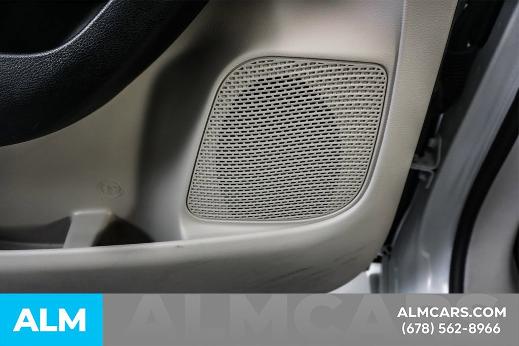 Used 2024 Chrysler Pacifica Select image 50