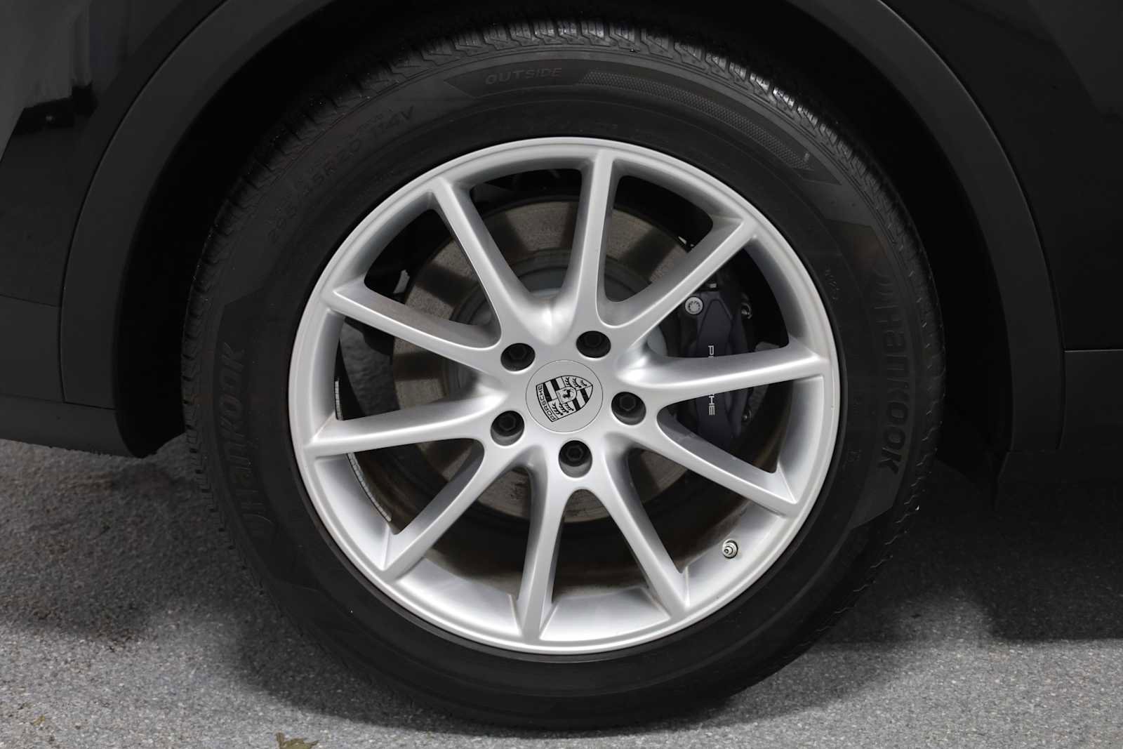Certified 2024 Porsche Cayenne image 33