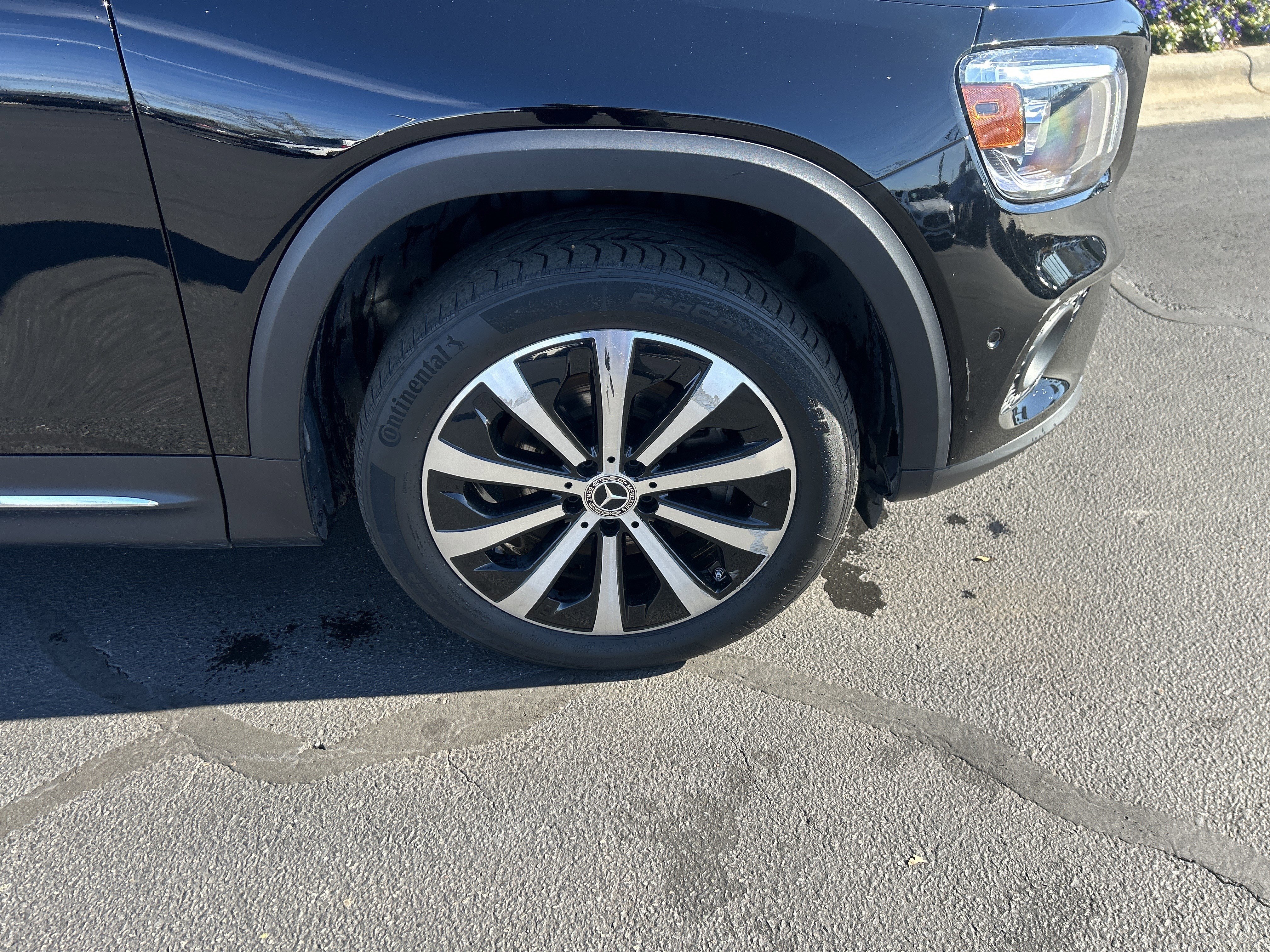 Used 2022 Mercedes-Benz GLB 250 w/ Premium Package Lite image 13