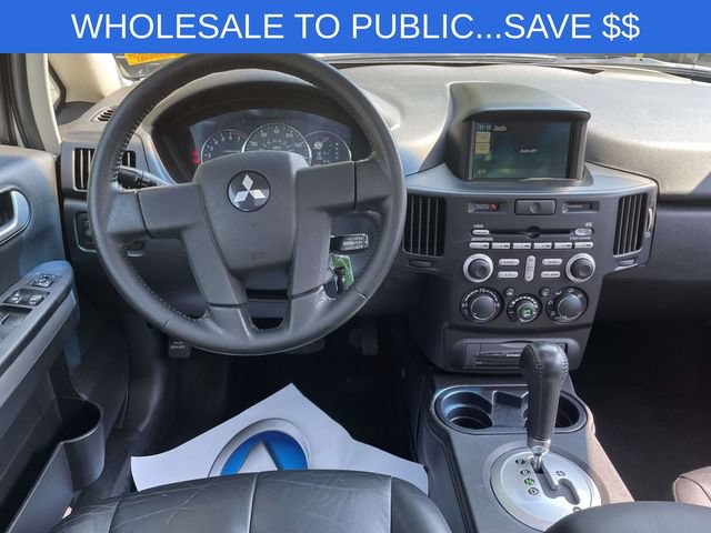 Used 2011 Mitsubishi Endeavor SE FWD image 13