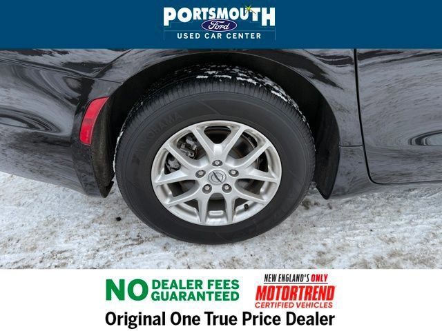 Used 2024 Chrysler Pacifica Touring-L image 33