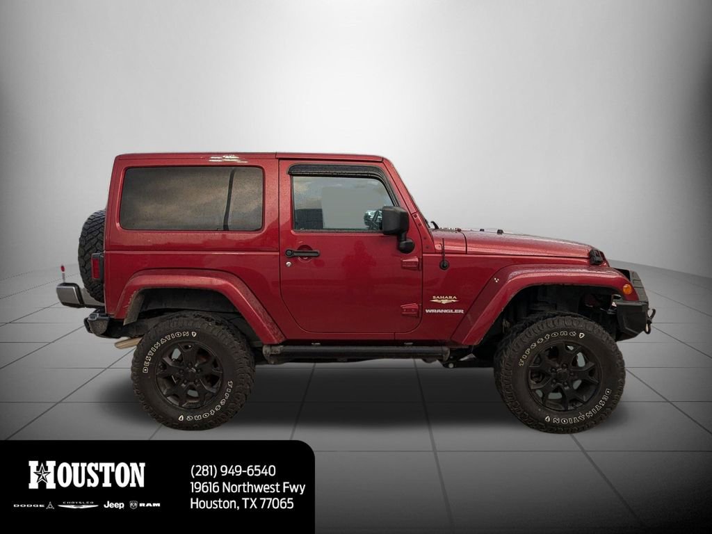Used 2012 Jeep Wrangler Sahara w/ Connectivity Group AWD/4WD image 13