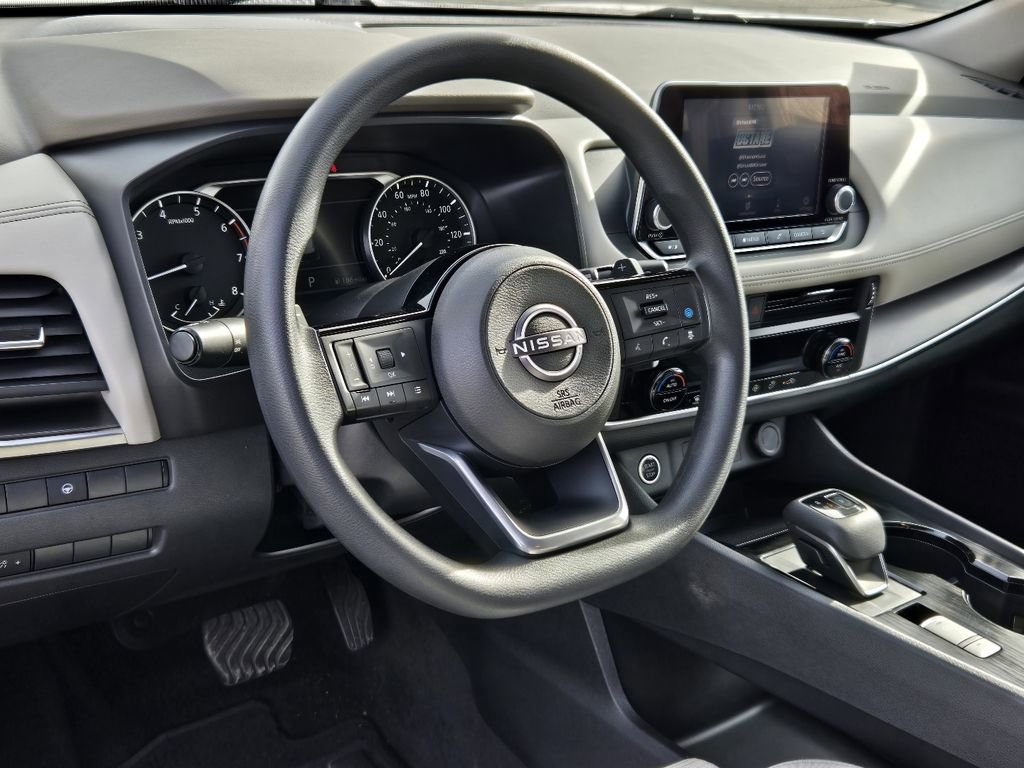 Used 2023 Nissan Rogue SV image 16