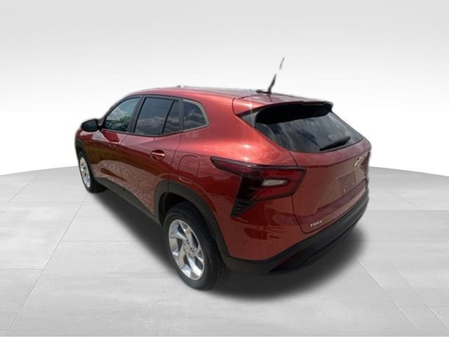 Used 2024 Chevrolet Trax LS w/ LS Convenience Package FWD image 32
