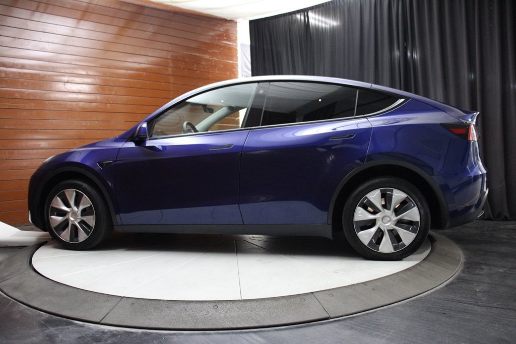 Used 2023 Tesla Model Y Long Range AWD/4WD image 43