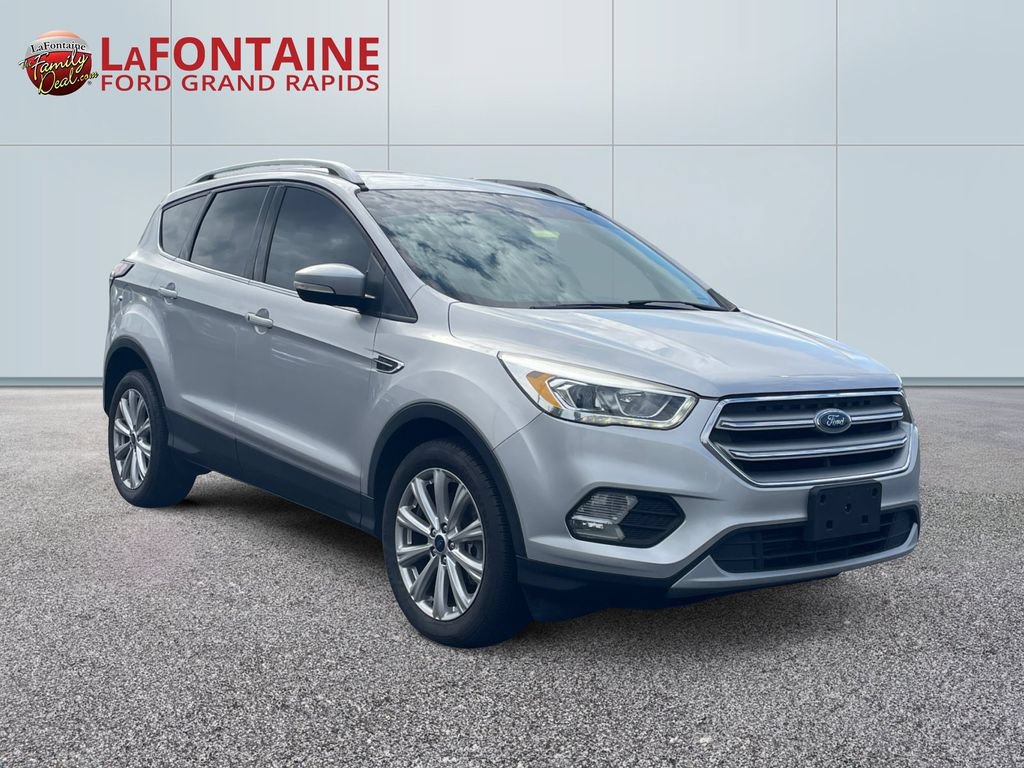 Used 2017 Ford Escape Titanium FWD image 3