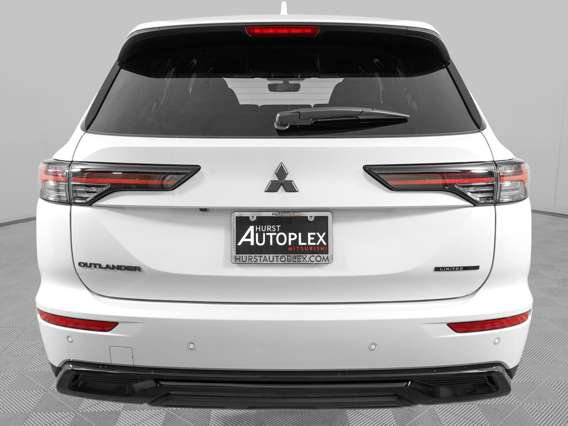 New 2026 Mitsubishi Outlander LE FWD image 7