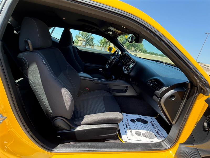Used 2017 Dodge Challenger SXT RWD image 35