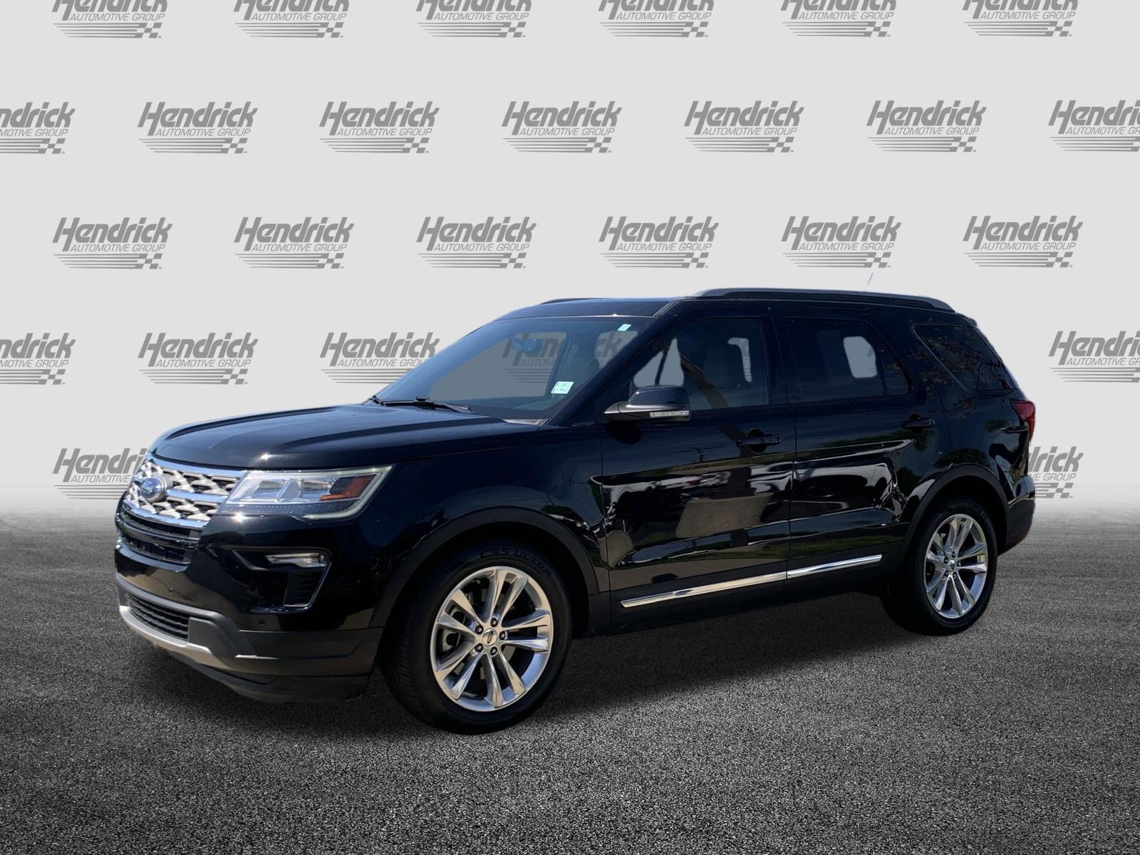 Used 2018 Ford Explorer XLT w/ Equipment Group 202A image 5