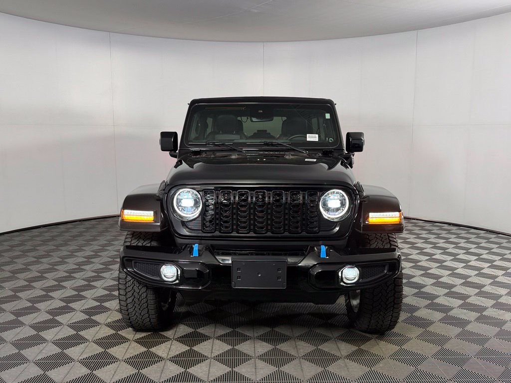 Used 2024 Jeep Wrangler High Altitude AWD/4WD image 3