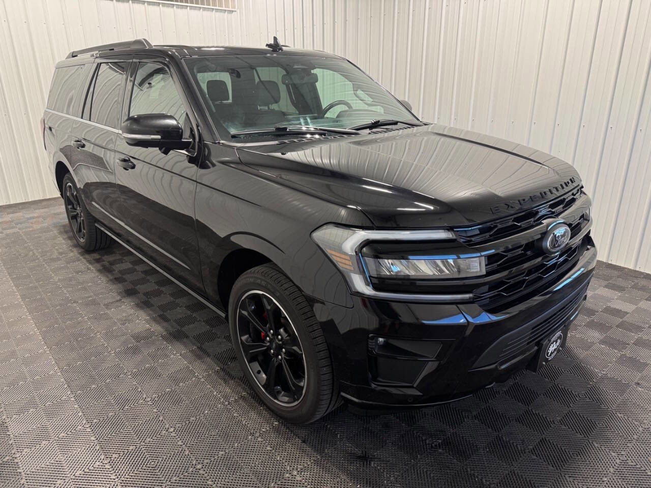 Used 2022 Ford Expedition Max Limited AWD/4WD image 2