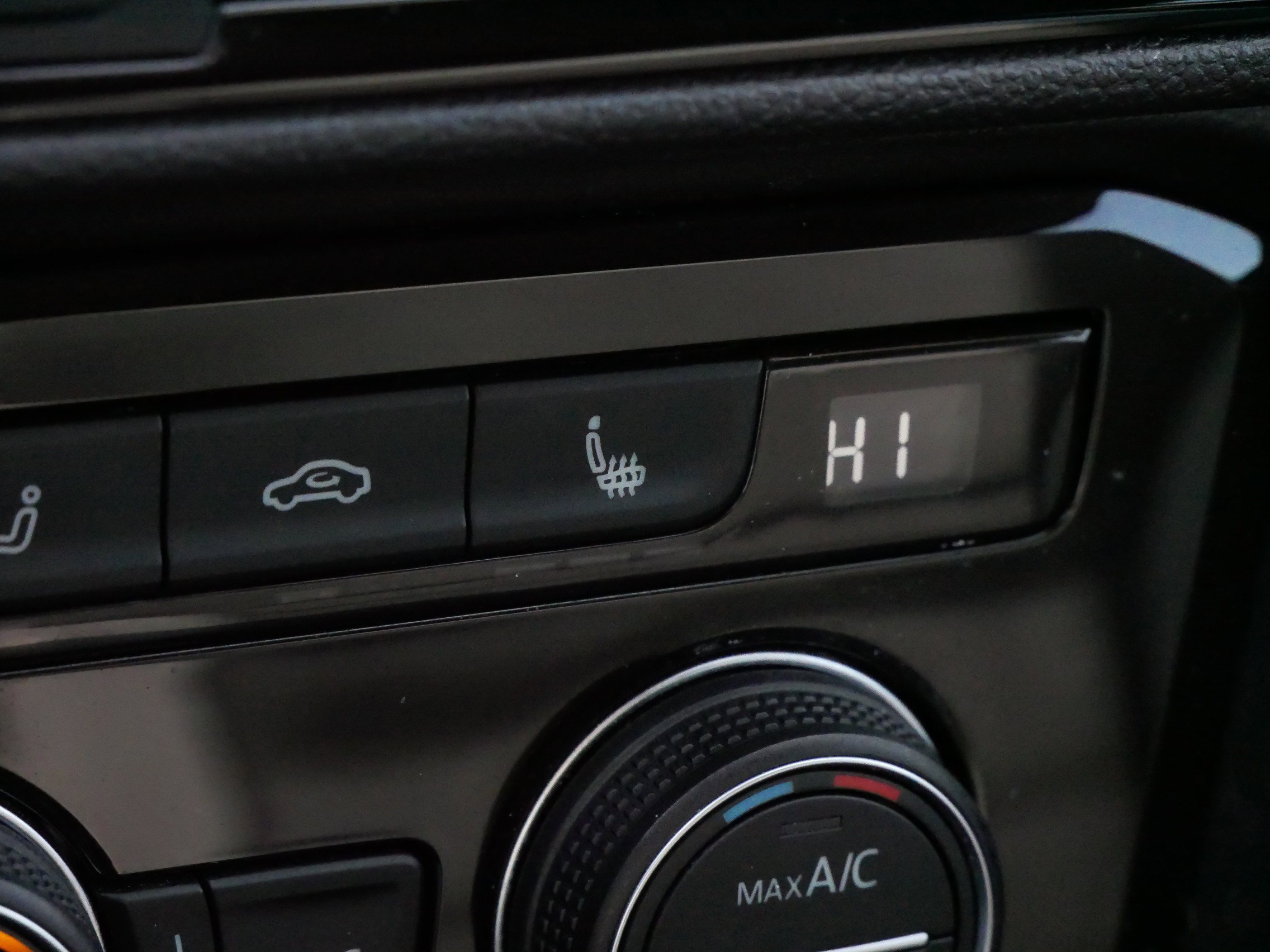 Certified 2023 Volkswagen Taos SEL image 30