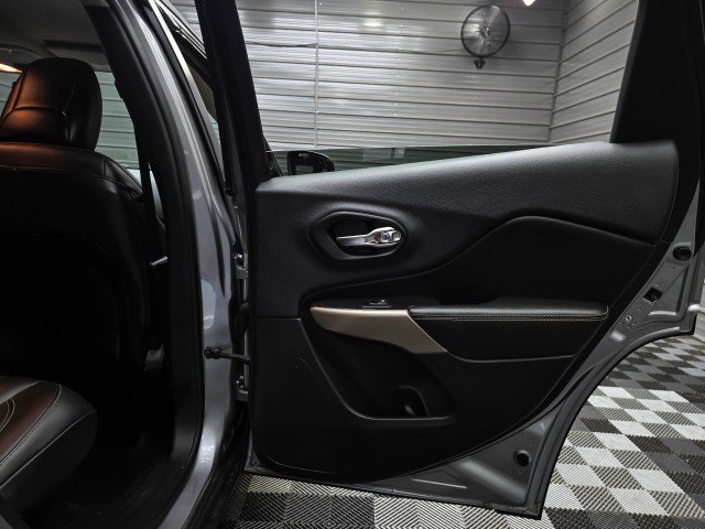 Used 2017 Jeep Cherokee High Altitude FWD image 33