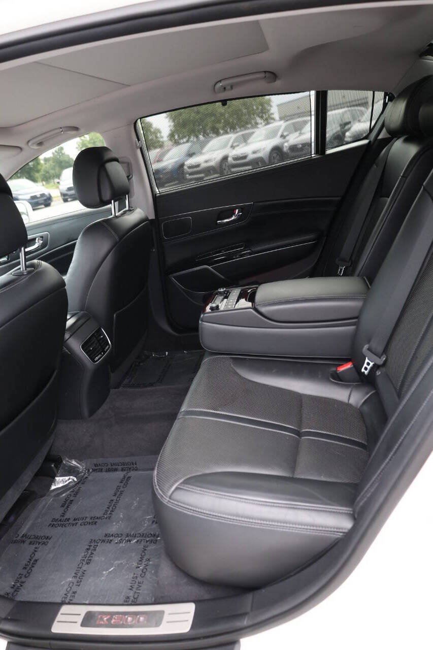 Used 2016 Kia K900 Luxury RWD image 17