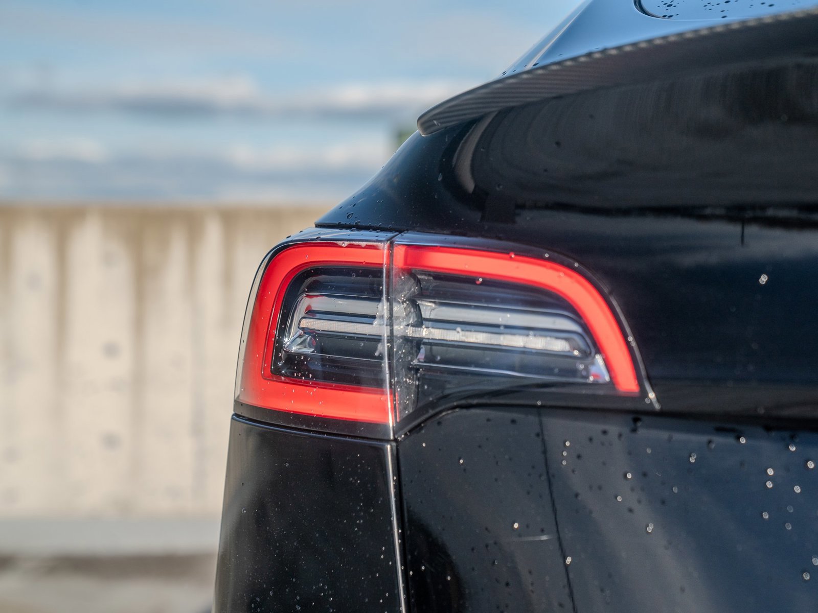 Used 2024 Tesla Model Y Performance image 8