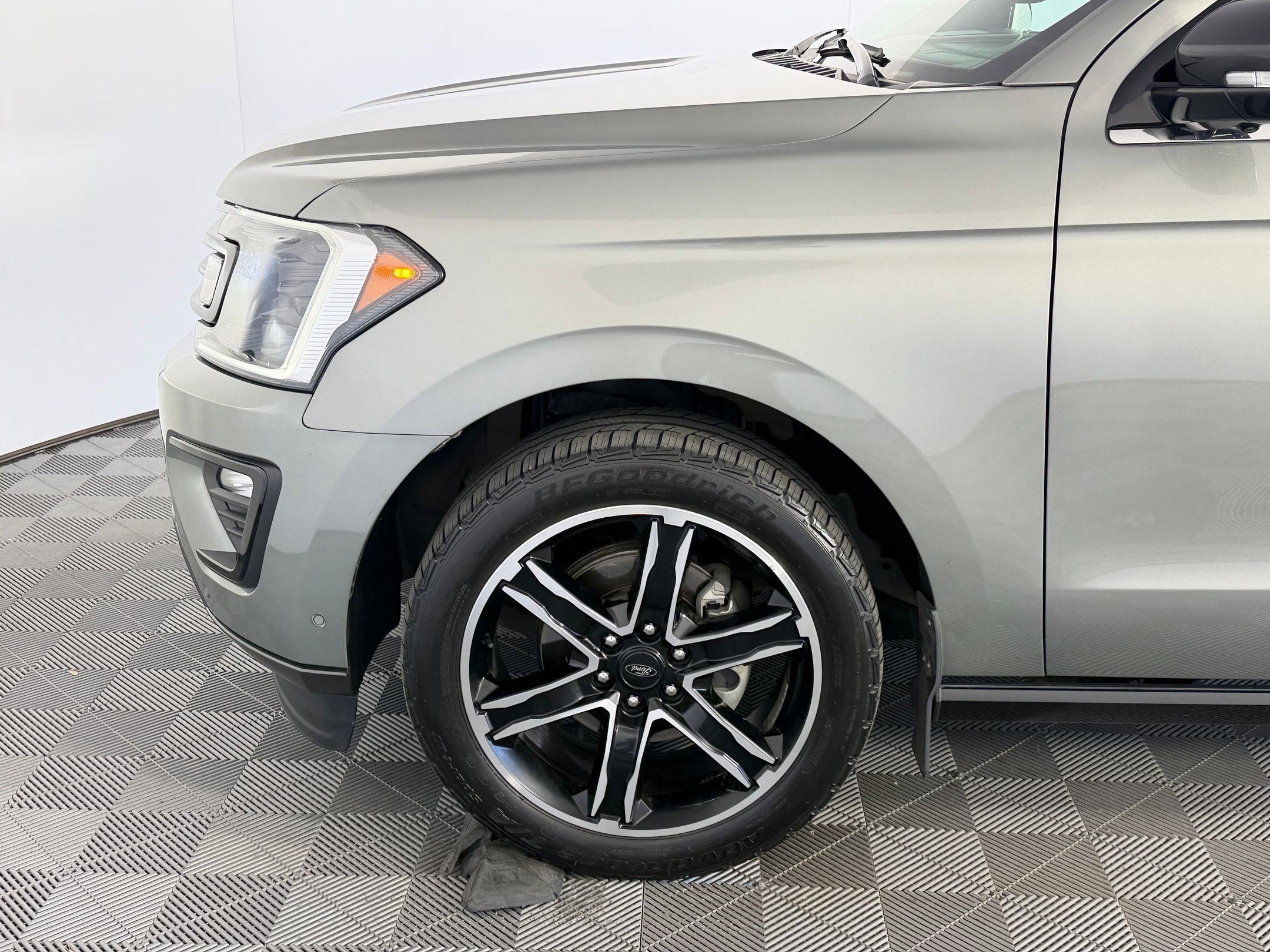 Used 2019 Ford Expedition Limited w/ Equipment Group 303A image 11