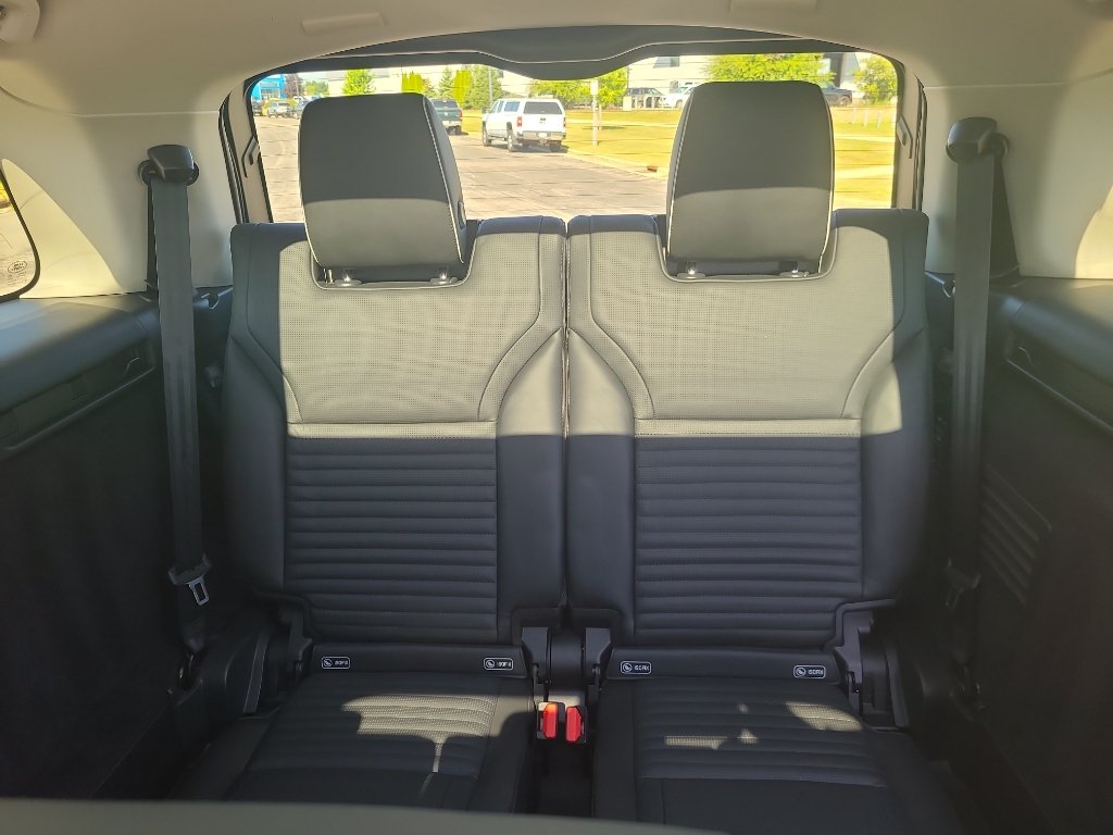 Used 2018 Land Rover Discovery HSE AWD/4WD image 40