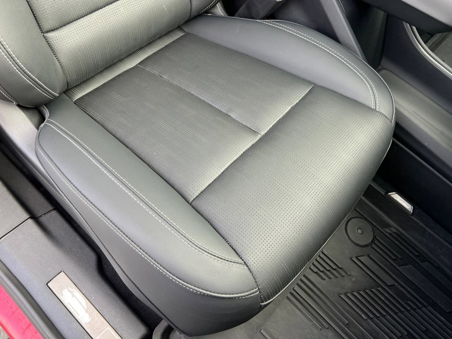 Used 2024 Cadillac Lyriq Luxury w/ LPO, Floor Liner Package image 39