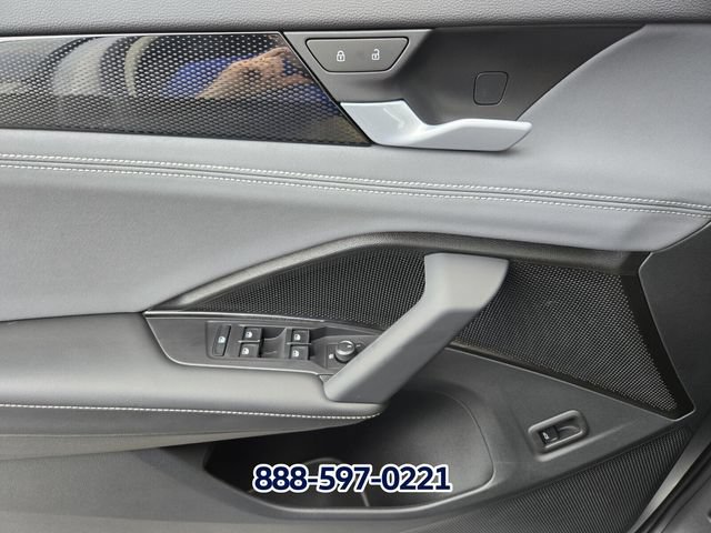 New 2026 Volkswagen Tiguan SE FWD image 20