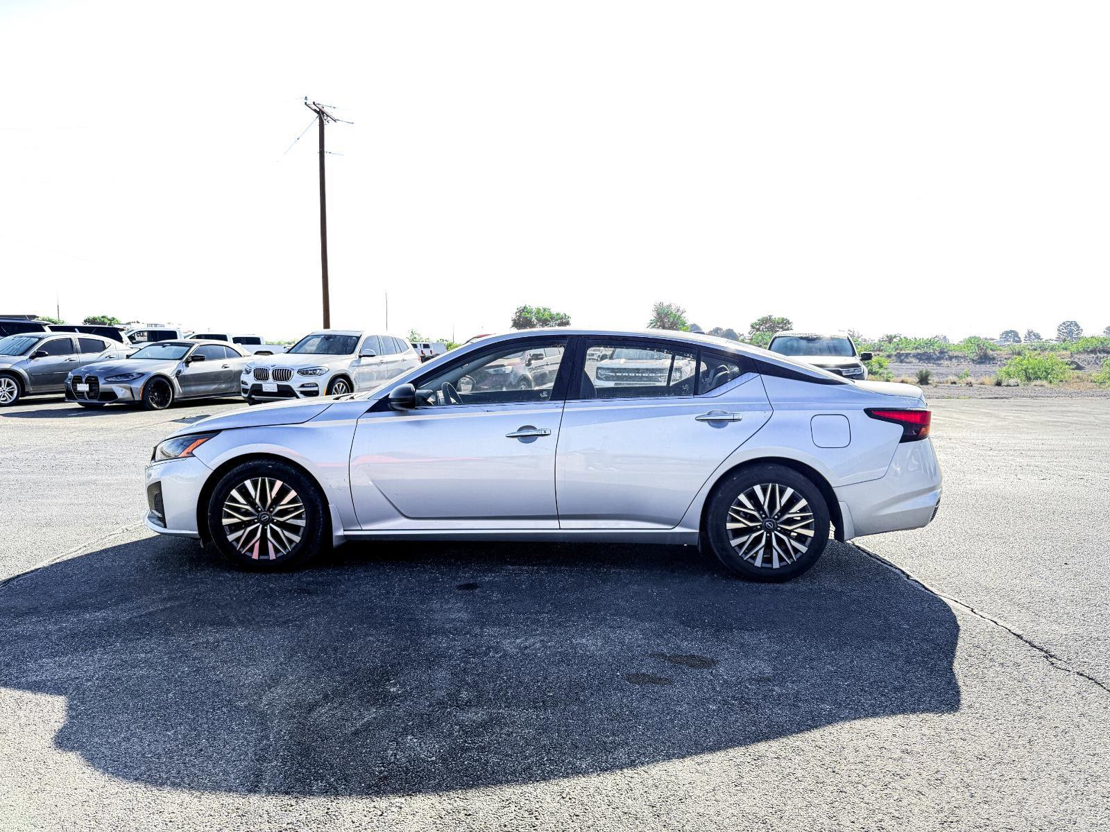 Used 2024 Nissan Altima 2.5 SV FWD image 10