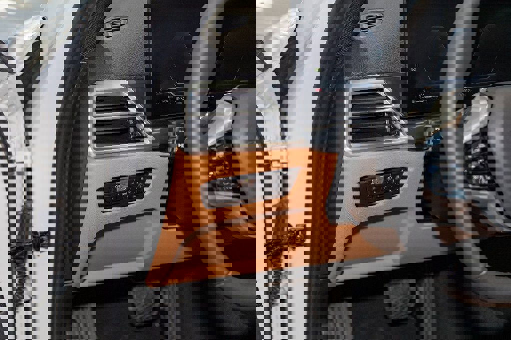 New 2026 BMW 330i xDrive Sedan w/ Convenience Package image 14