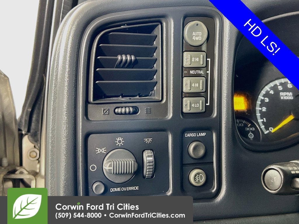 Used 2000 Chevrolet Silverado 2500 LS w/ Snow Plow Prep Pkg AWD/4WD image 17