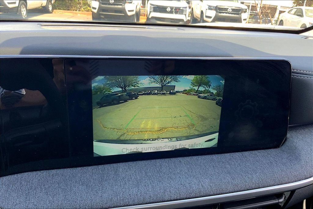 Used 2025 Nissan Kicks SV image 11