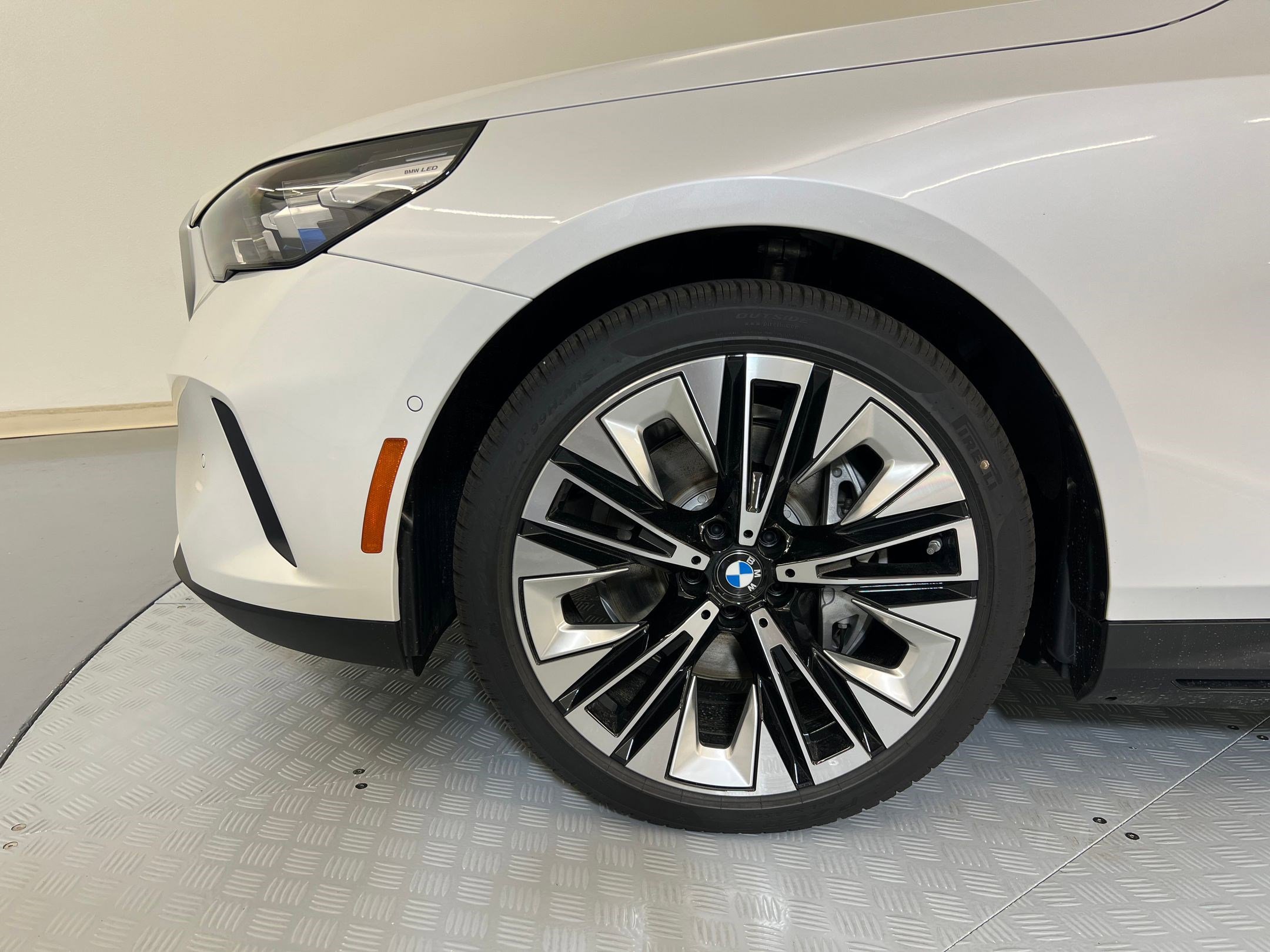 New 2026 BMW i5 eDrive40 RWD image 10