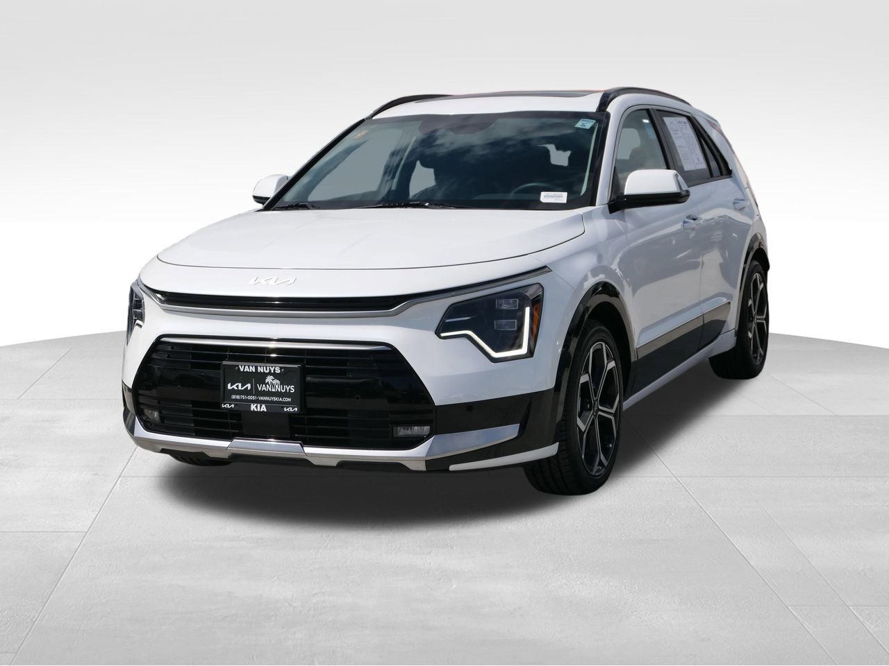 Used 2023 Kia Niro SX Touring image 6