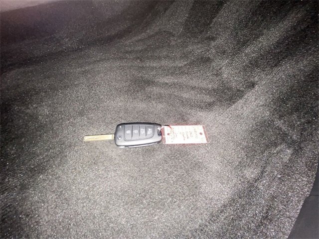 Certified 2025 Hyundai Elantra SE w/ Cargo Package image 28