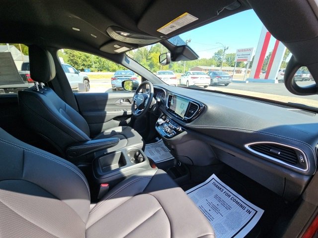 New 2026 Chrysler Pacifica Select image 28