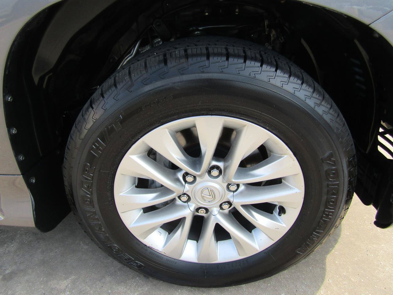 Used 2017 Lexus GX 460 Premium w/ Premium Package AWD/4WD image 7