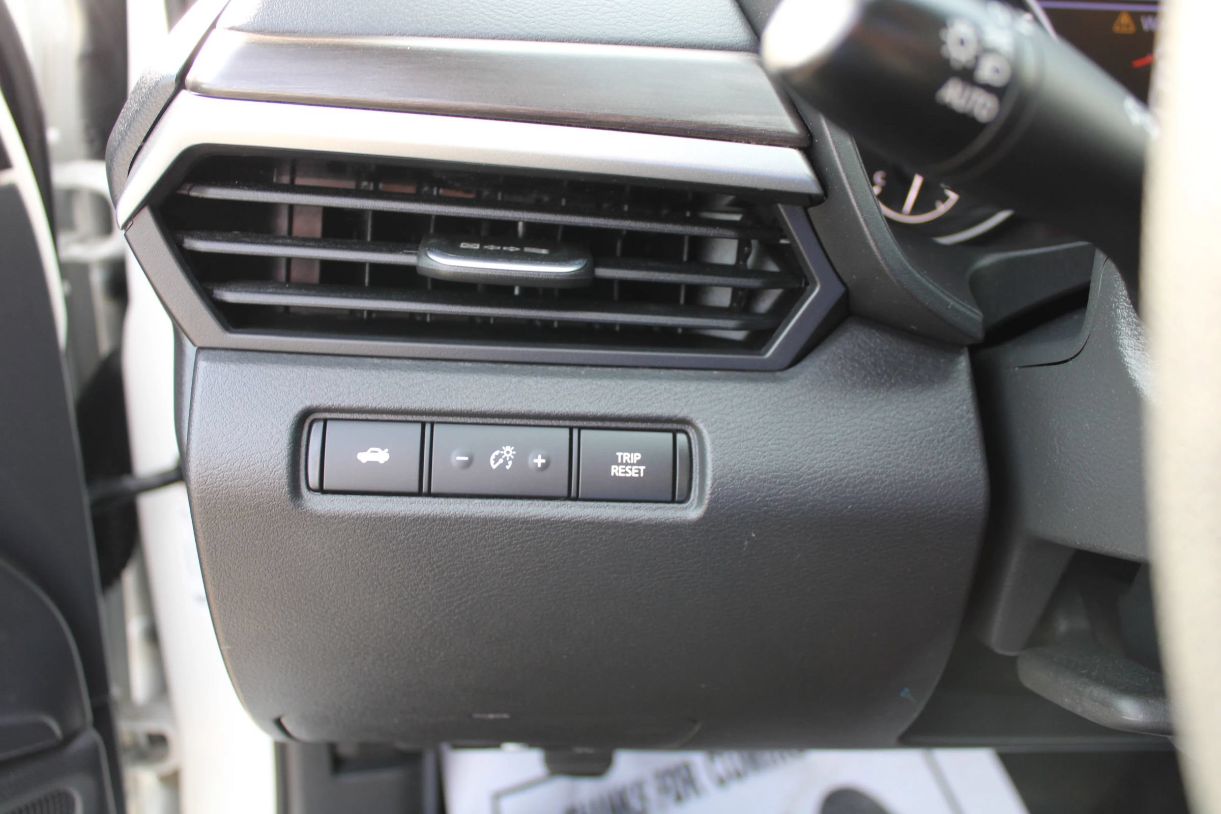 Used 2024 Nissan Altima 2.5 SV FWD image 10