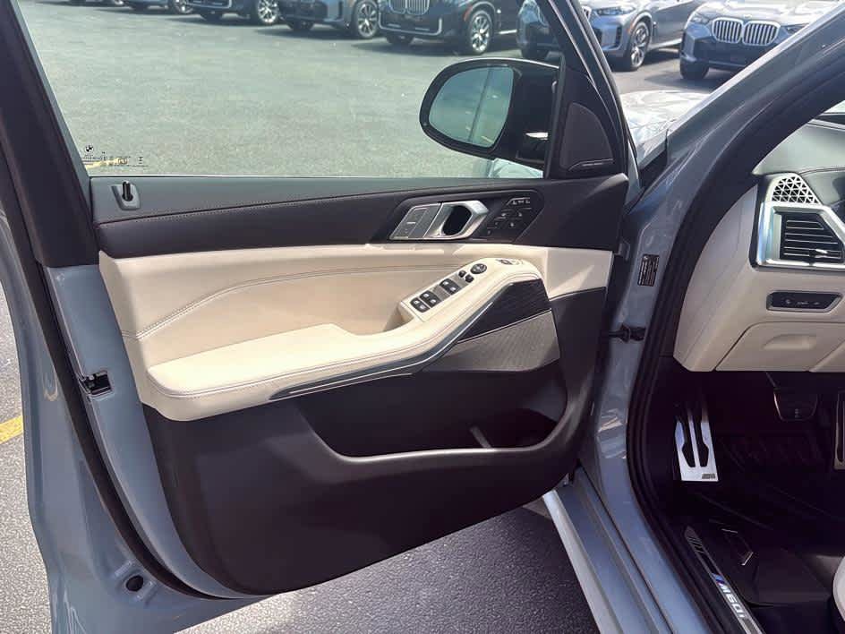 New 2026 BMW X7 M60i AWD/4WD image 10