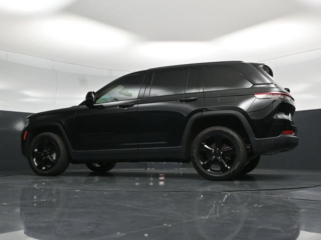 Used 2023 Jeep Grand Cherokee Limited w/ Black Appearance Package AWD/4WD image 62