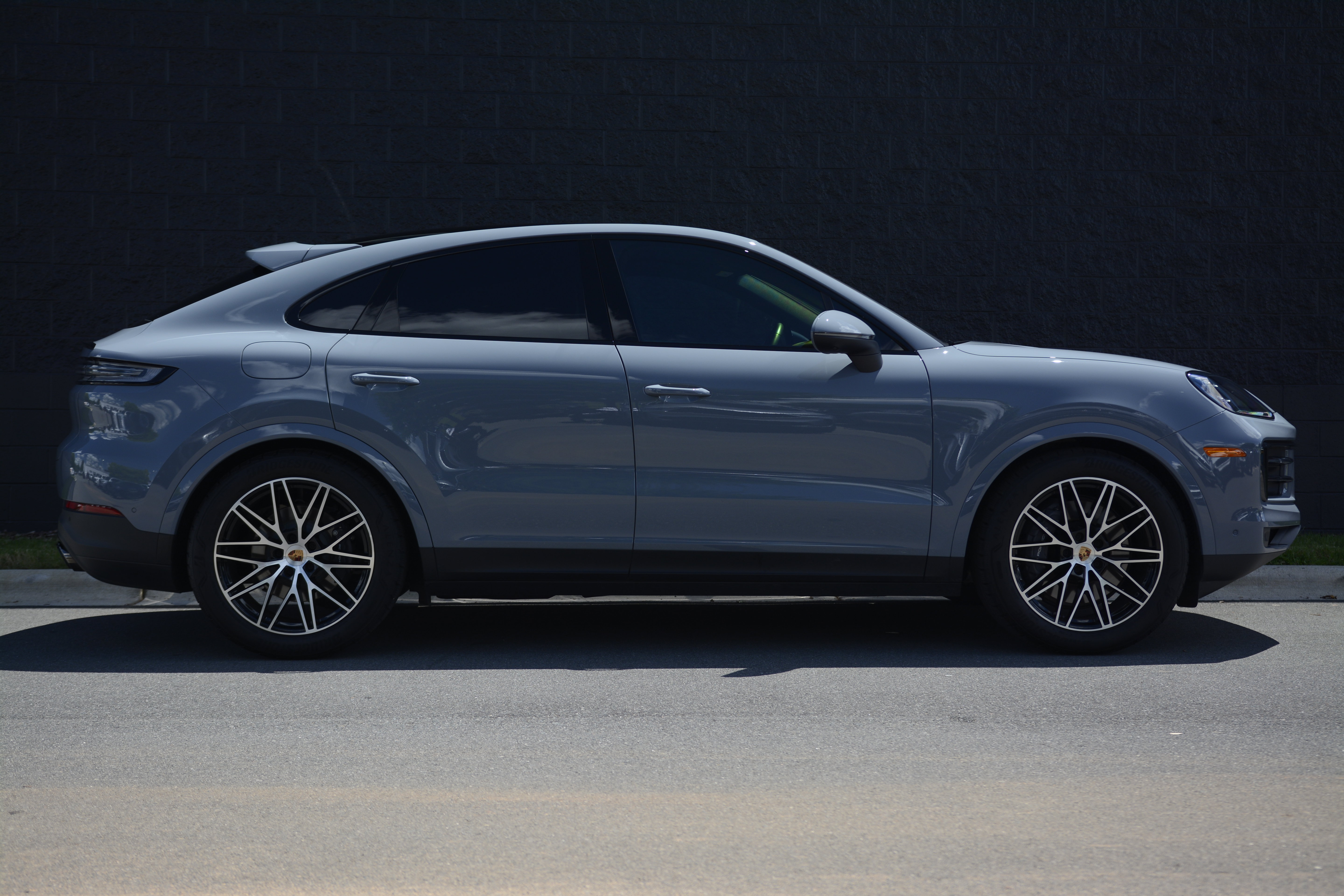 Certified 2026 Porsche Cayenne Coupe AWD/4WD image 8